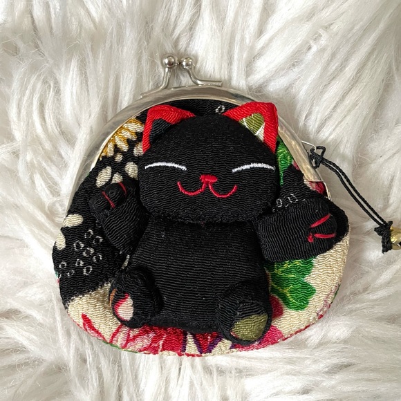 NWOT Japanese 3-D happy lucky cat kitten metal kiss closure coin purse w jingle - Picture 1 of 7